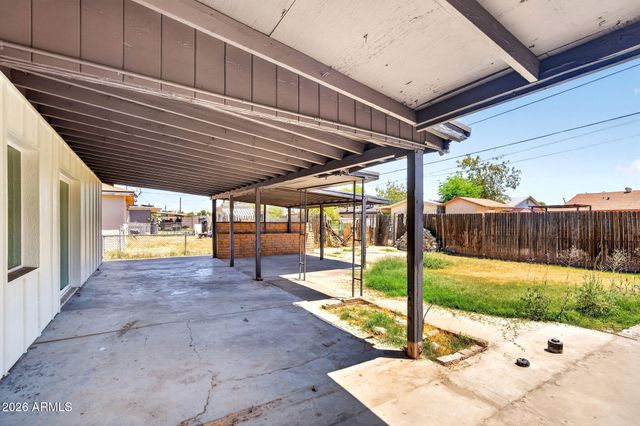 5011 W FLYNN Lane, Glendale, AZ 85301
