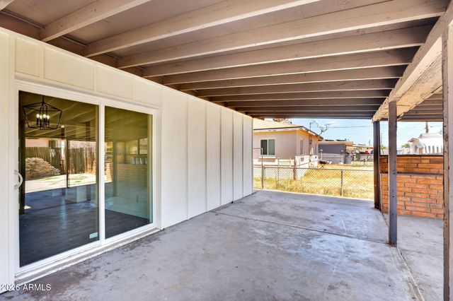 5011 W FLYNN Lane, Glendale, AZ 85301