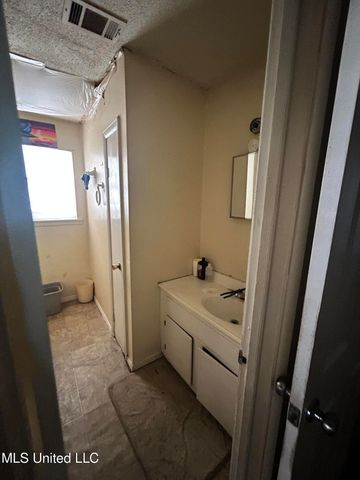 110 Laws Hill Road, Holly Springs, MS 38635