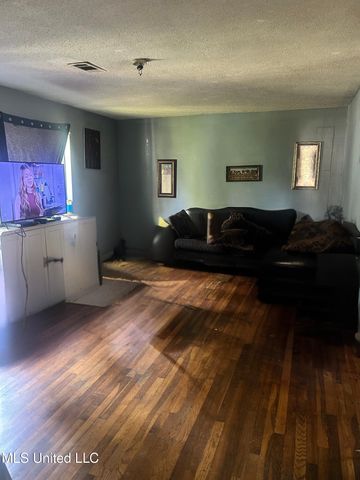 110 Laws Hill Road, Holly Springs, MS 38635