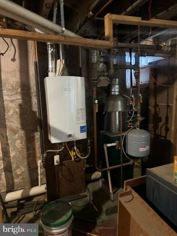 5512 N 6TH ST, Philadelphia, PA 19120