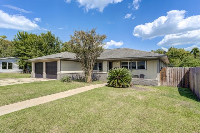 1908 Mississippi Street, Baytown, TX 77520