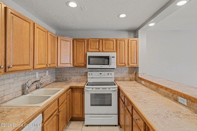 2925 N Jimmy Buffett Memorial Highway 101, Indialantic, FL 32903