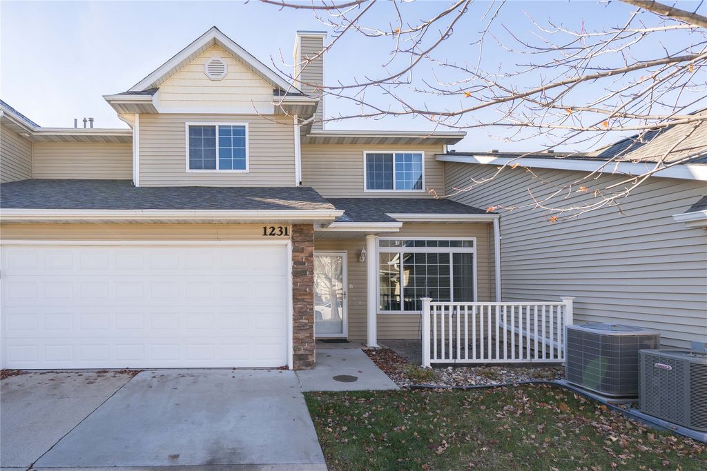 1231 SE Birch Lane, Ankeny, IA 50021