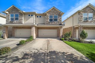 524 N 1st Street, La Porte, TX 77571