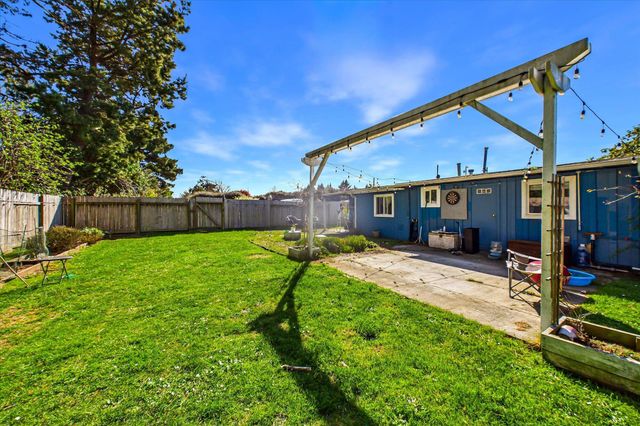 4171 Central Avenue, Mckinleyville, CA 95519