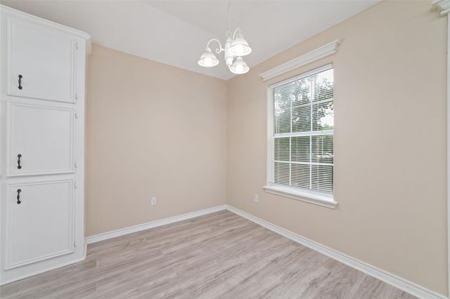 146 Hidden Valley Cir, Huntsville, TX 77340