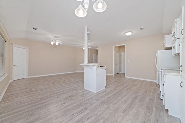146 Hidden Valley Cir, Huntsville, TX 77340