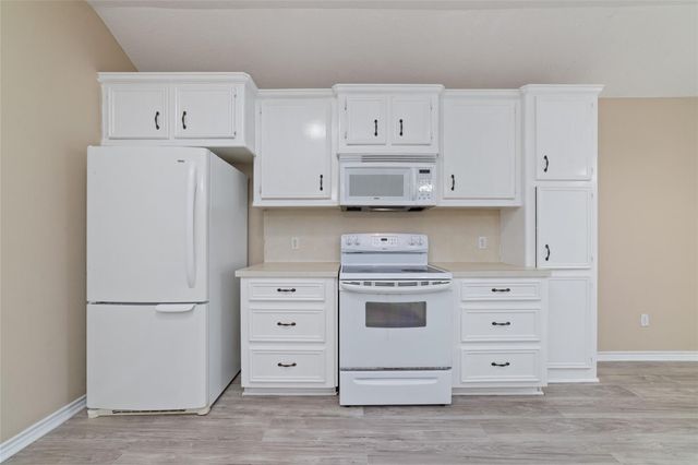 146 Hidden Valley Cir, Huntsville, TX 77340