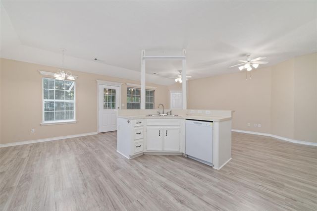 146 Hidden Valley Cir, Huntsville, TX 77340
