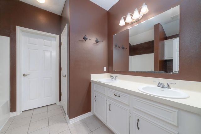 146 Hidden Valley Cir, Huntsville, TX 77340