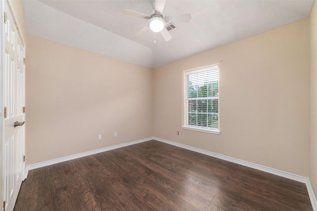 146 Hidden Valley Cir, Huntsville, TX 77340