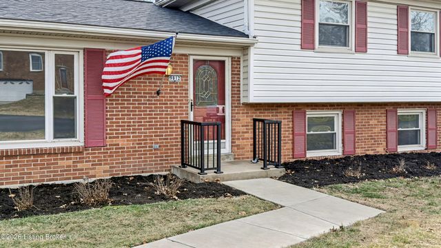 9812 Boxford Ct, Louisville, KY 40242