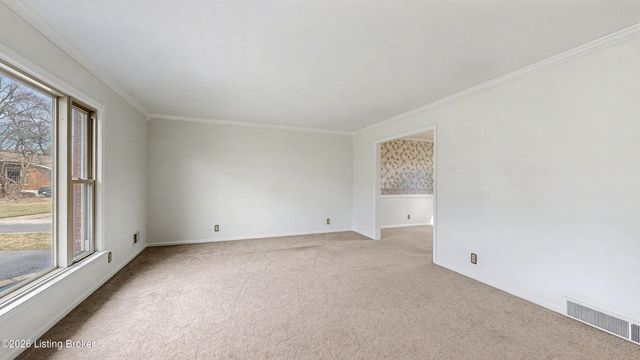 9812 Boxford Ct, Louisville, KY 40242