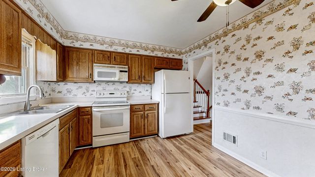 9812 Boxford Ct, Louisville, KY 40242