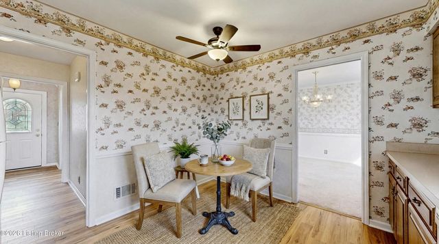 9812 Boxford Ct, Louisville, KY 40242