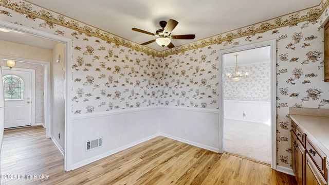 9812 Boxford Ct, Louisville, KY 40242