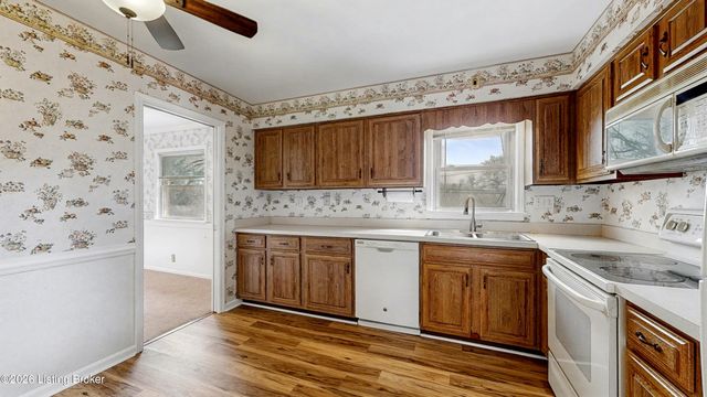 9812 Boxford Ct, Louisville, KY 40242