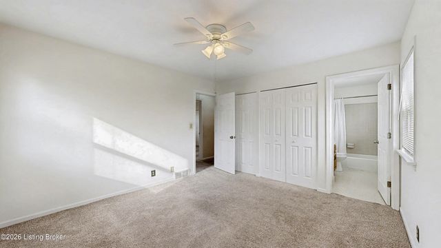 9812 Boxford Ct, Louisville, KY 40242