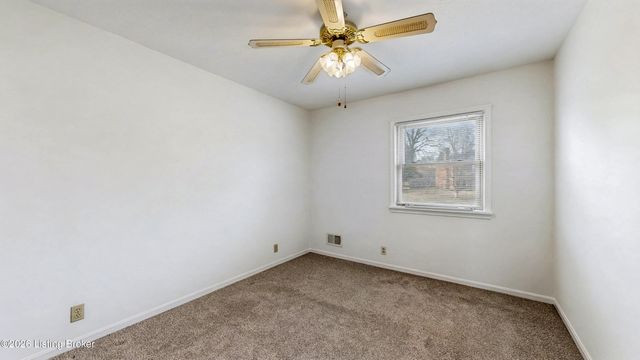 9812 Boxford Ct, Louisville, KY 40242