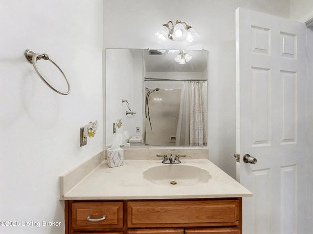 9812 Boxford Ct, Louisville, KY 40242