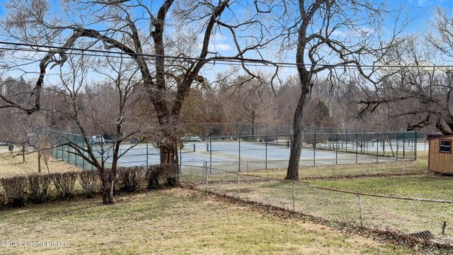 9812 Boxford Ct, Louisville, KY 40242