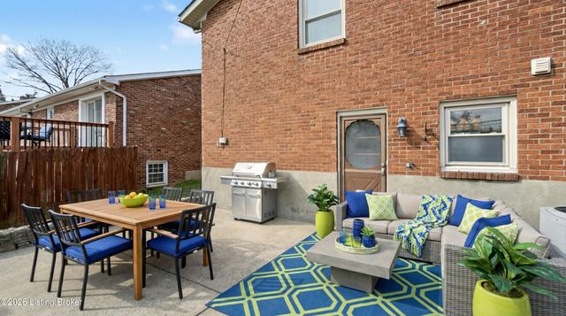 9812 Boxford Ct, Louisville, KY 40242