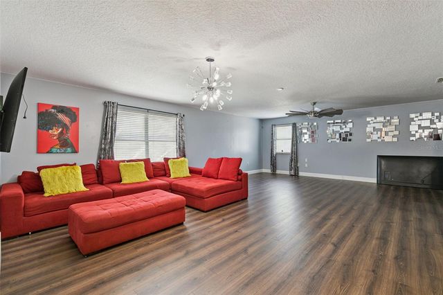 580 ERROL PARKWAY, Apopka, FL 32712