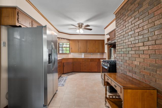 5000 Circle Ridge Drive W, Fort Worth, TX 76114