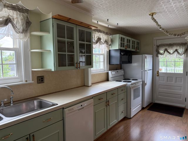 33 Randolph Avenue, Thomaston, CT 06787