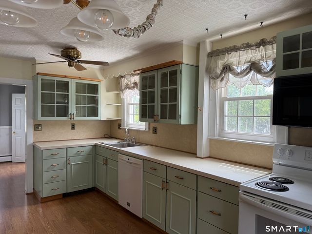33 Randolph Avenue, Thomaston, CT 06787
