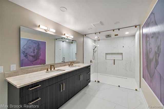 3546 Bloomfield Club Drive, Bloomfield Hills, MI 48301