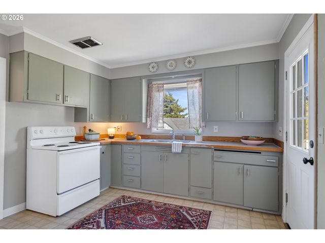 301 ALAMEDA Ave, Astoria, OR 97103