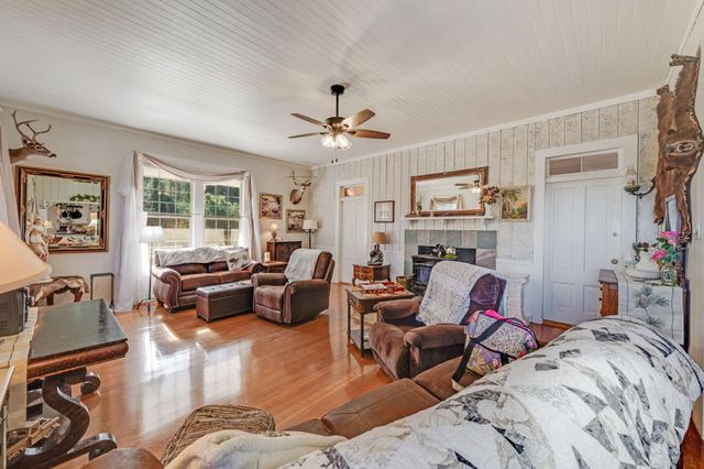 3217 Pleasant Valley Rd, Placerville, CA 95667