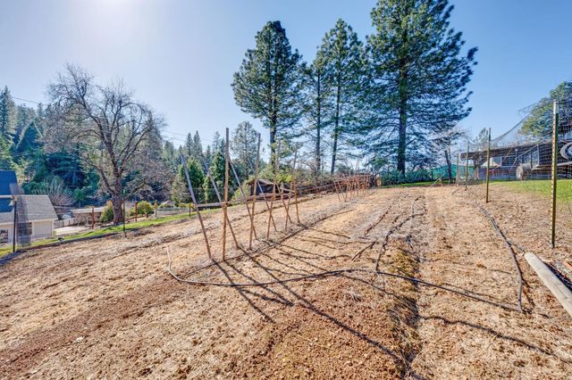 3217 Pleasant Valley Rd, Placerville, CA 95667