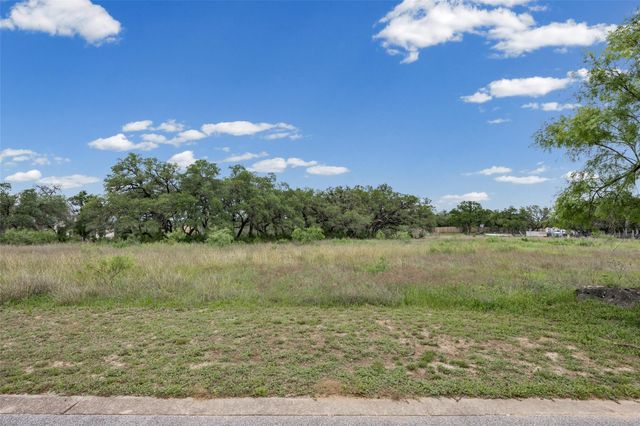 1449 Las Entradas DR, Spicewood, TX 78669