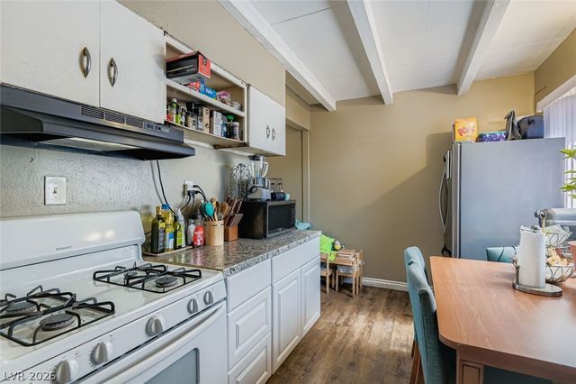 2105 Stanley Avenue, North Las Vegas, NV 89030