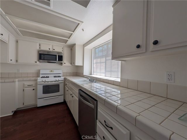 1814 8th, Monrovia, CA 91016