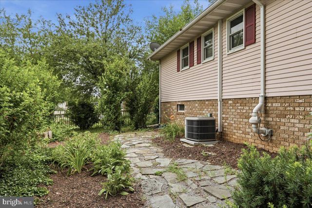 2964 ROOSEVELT DR, Chambersburg, PA 17201