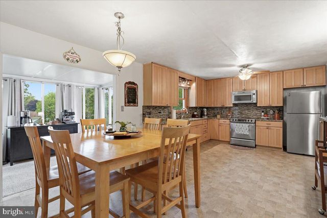 2964 ROOSEVELT DR, Chambersburg, PA 17201