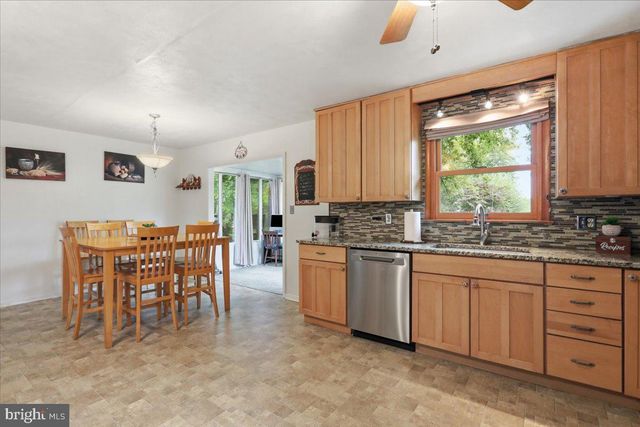 2964 ROOSEVELT DR, Chambersburg, PA 17201