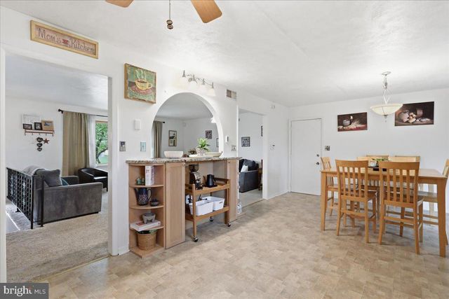 2964 ROOSEVELT DR, Chambersburg, PA 17201