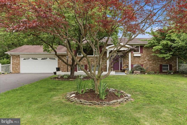 2964 ROOSEVELT DR, Chambersburg, PA 17201