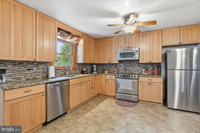 2964 ROOSEVELT DR, Chambersburg, PA 17201
