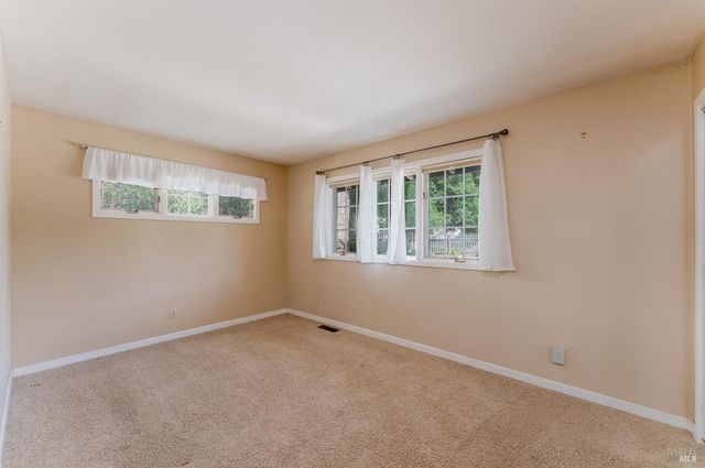 1260 Sequoia Plz, Ukiah, CA 95482