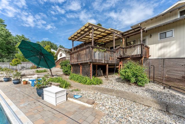 1260 Sequoia Plz, Ukiah, CA 95482
