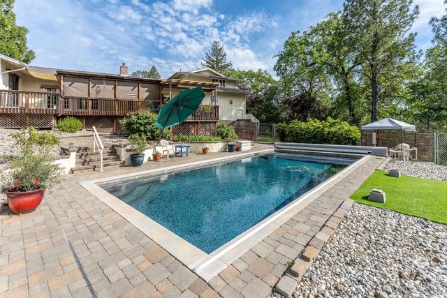 1260 Sequoia Plz, Ukiah, CA 95482