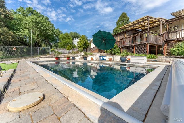 1260 Sequoia Plz, Ukiah, CA 95482