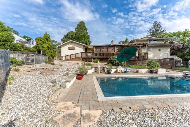 1260 Sequoia Plz, Ukiah, CA 95482
