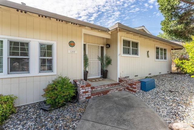 1260 Sequoia Plz, Ukiah, CA 95482